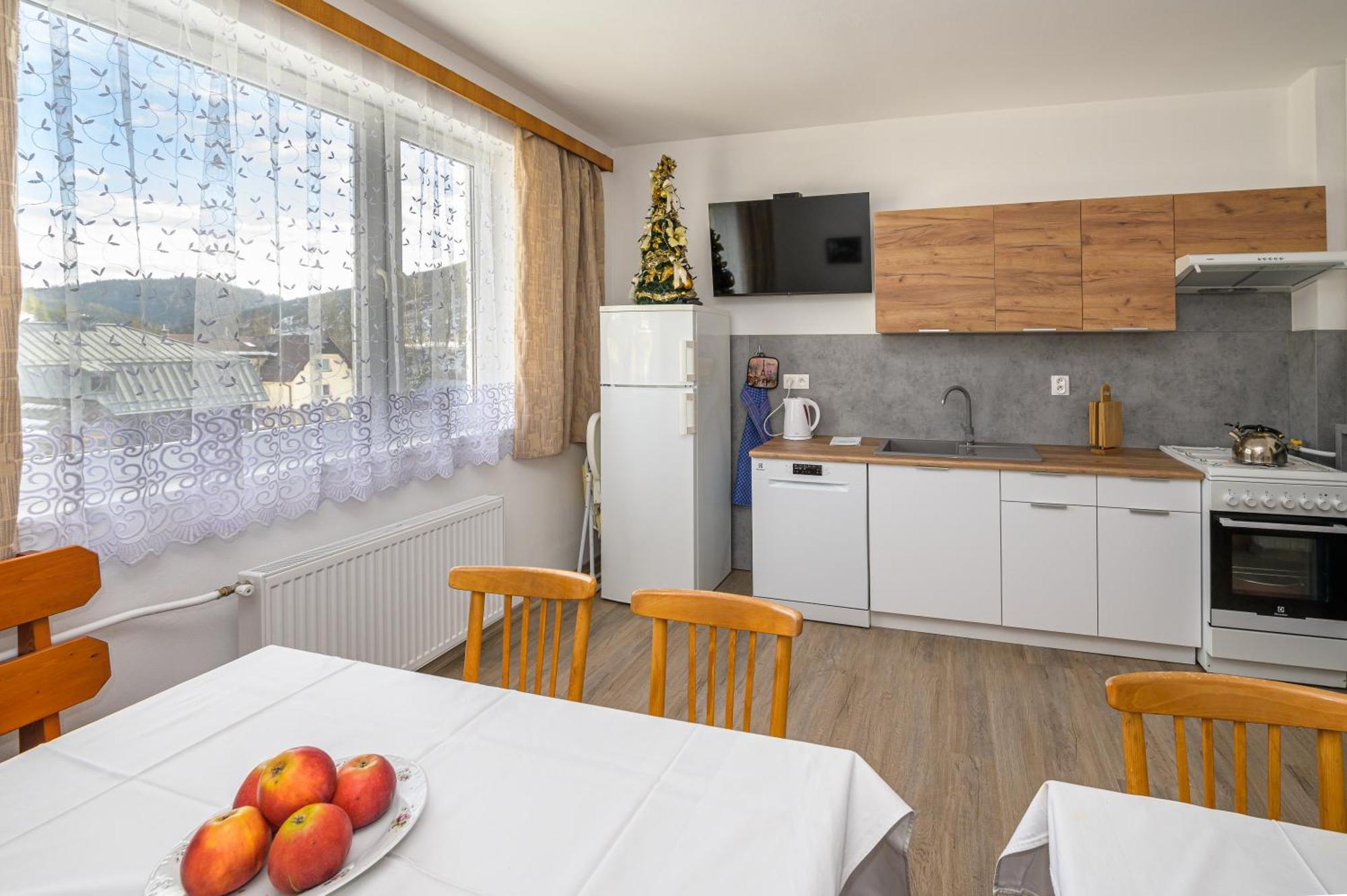 Guesthouse Cyprian Zdiar Bagian luar foto