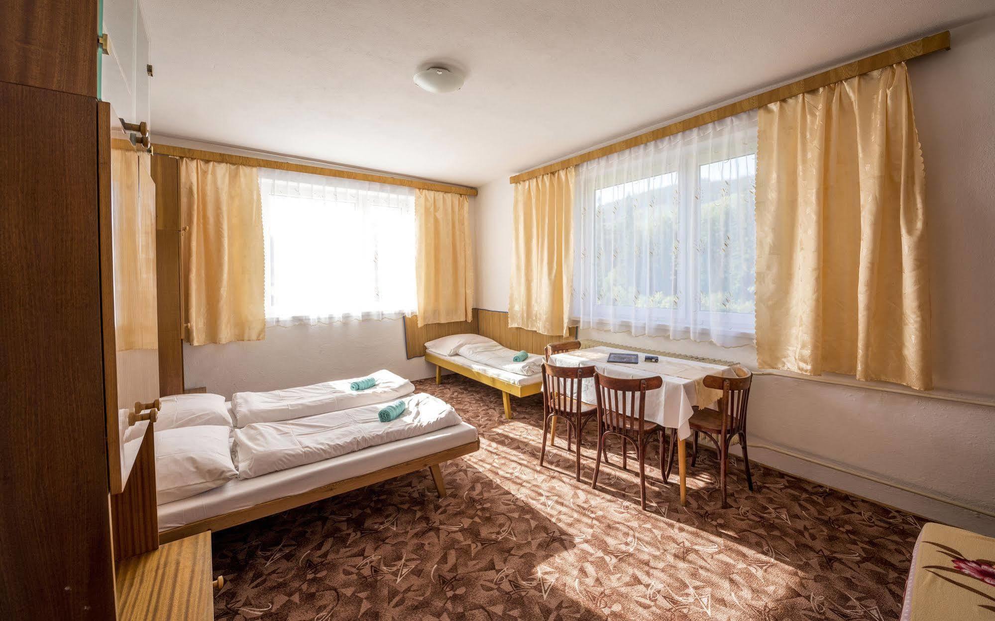 Guesthouse Cyprian Zdiar Bagian luar foto