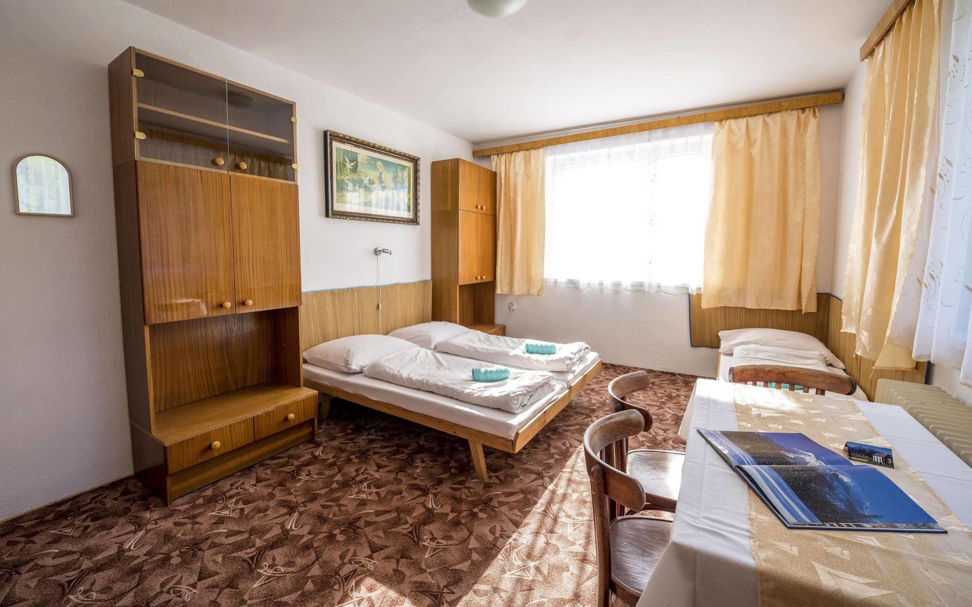Guesthouse Cyprian Zdiar Bagian luar foto