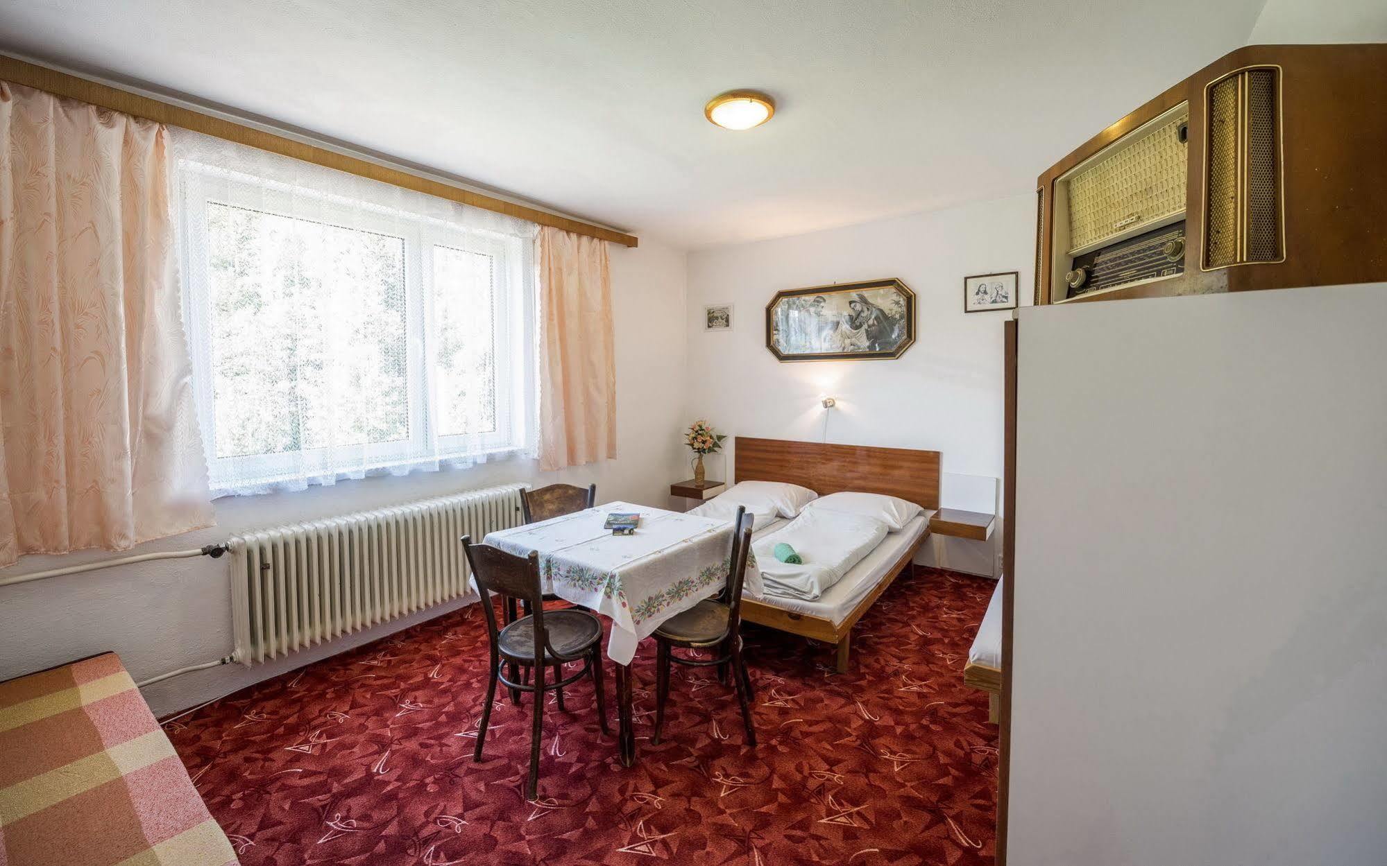 Guesthouse Cyprian Zdiar Bagian luar foto